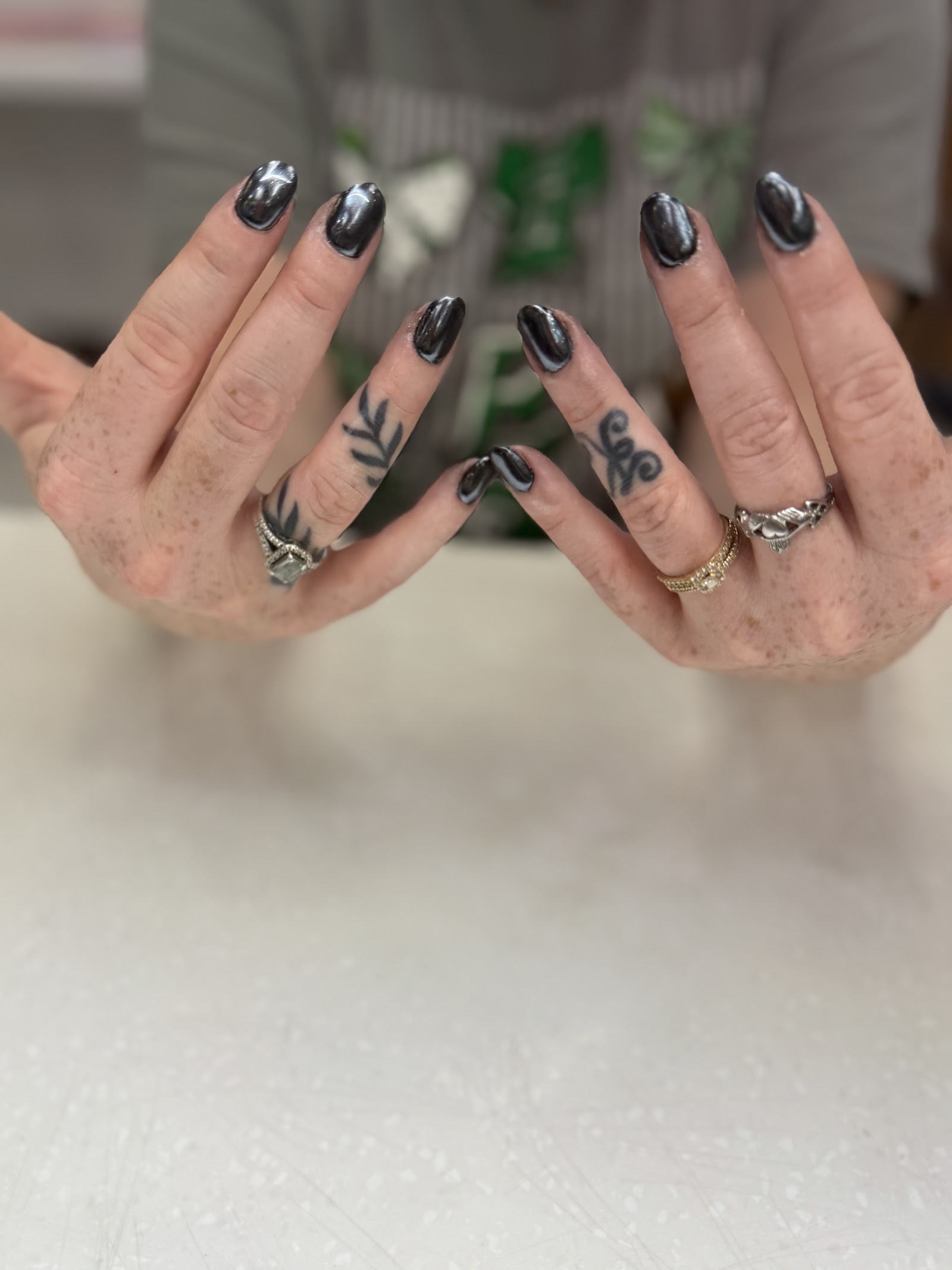 Lily Nails nail photo 1